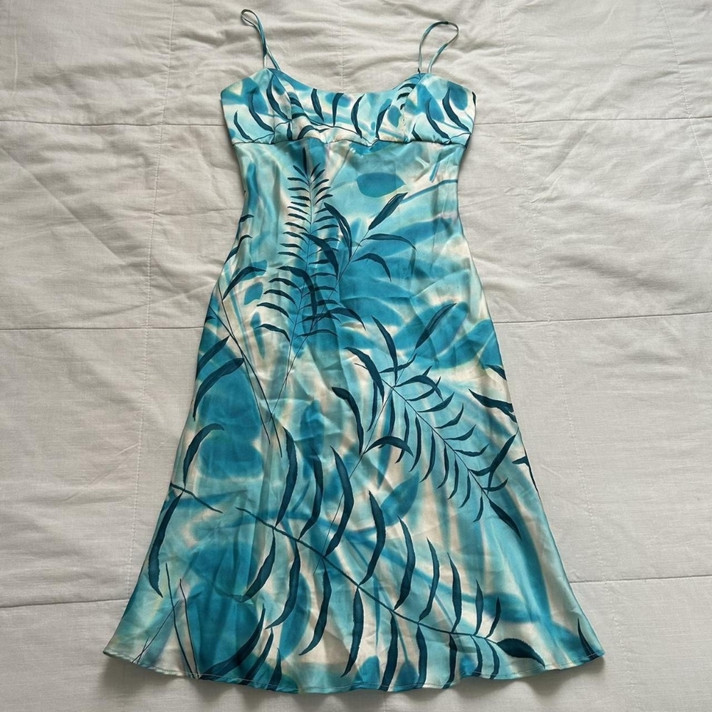Elegant Blue Leaf Print Dress